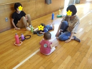 赤ちゃんのふれあい.JPG